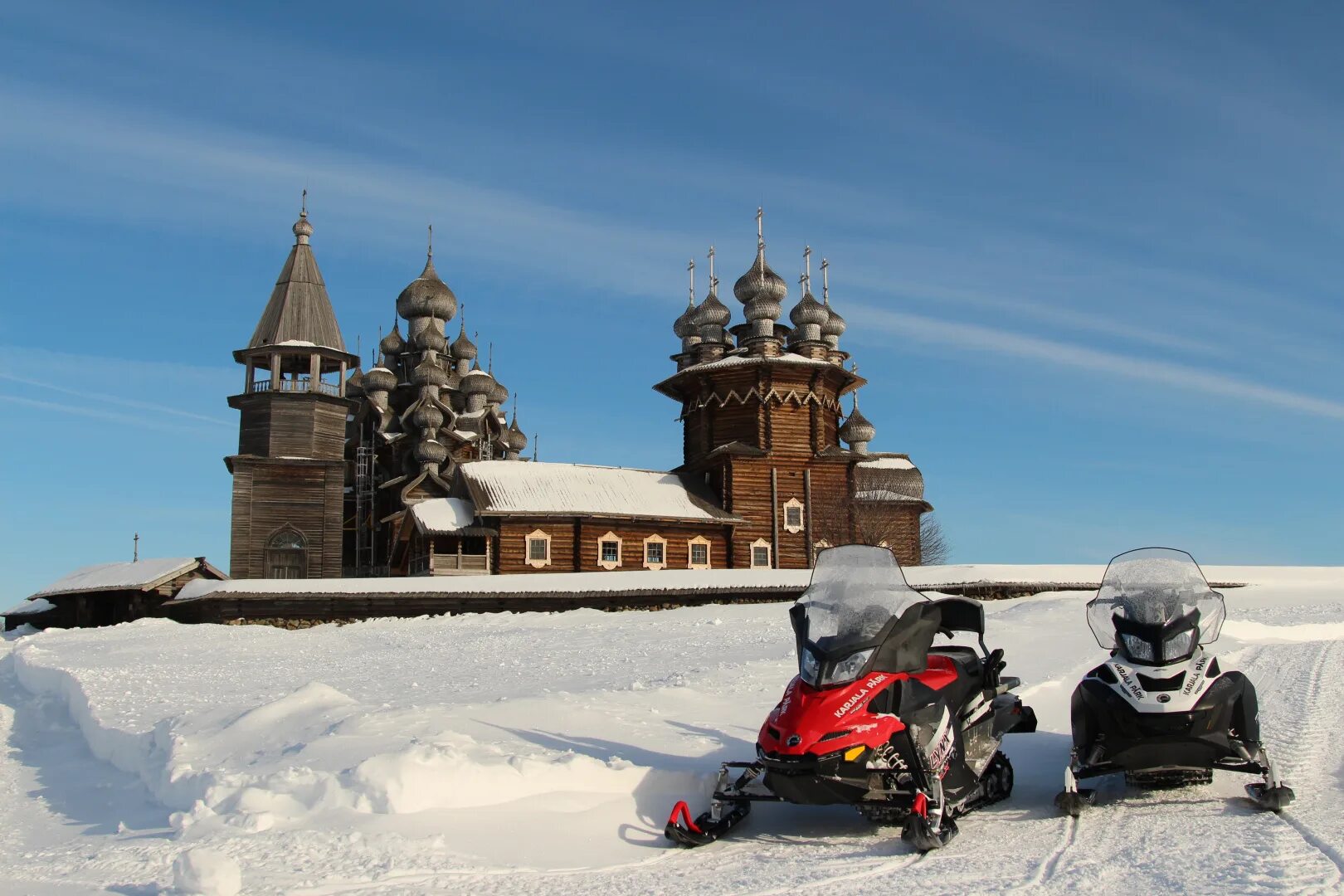 Остров Кижи на снегоходах. Карелия Кижи зима. Карелия зимой. Тур на снегоходах в Карелии. Однодневные экскурсии из петрозаводска