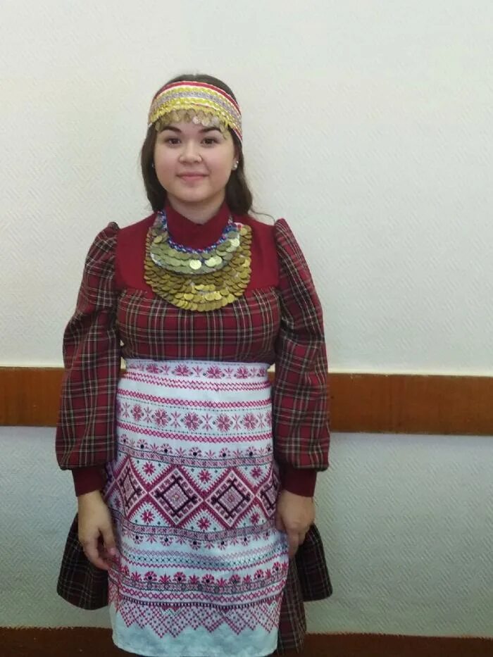 Одежда moggi. Удмуртский костюм для девочки. Нью йоркер баскетбольная форма. Коллектив детского сада. Love republic сарафан в вишенку.