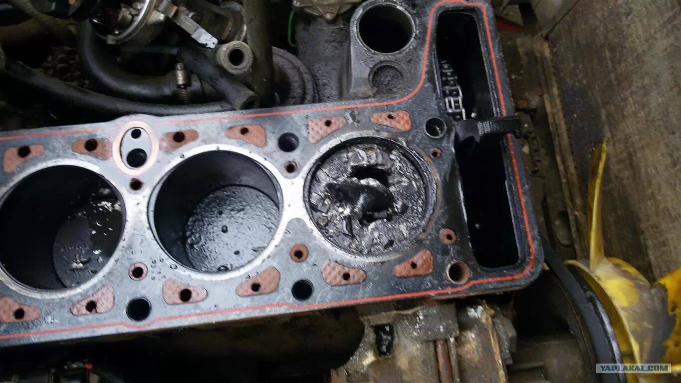 Прогорел клапан приора 16 клапанов. Клапана ваз 2114. Загнуло клапана 1. Ваз 2110 16 клапанов загнуло клапана. Гнутые клапана ваз 2112 16 клапанов.