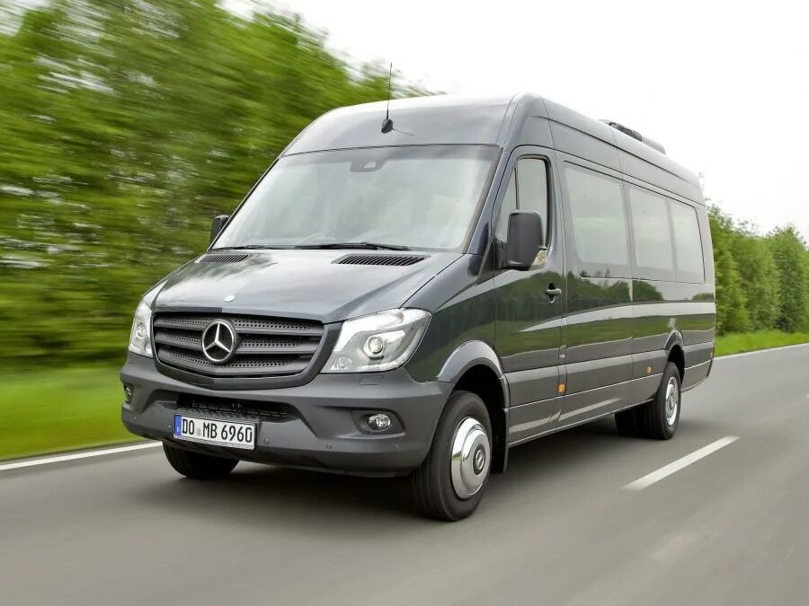 Mercedes minibus. Мерседес спринтер пассажирский. Mercedes minibus. Мерседес бенц спринтер 2020. Микроавтобус мерседес бенц спринтер.