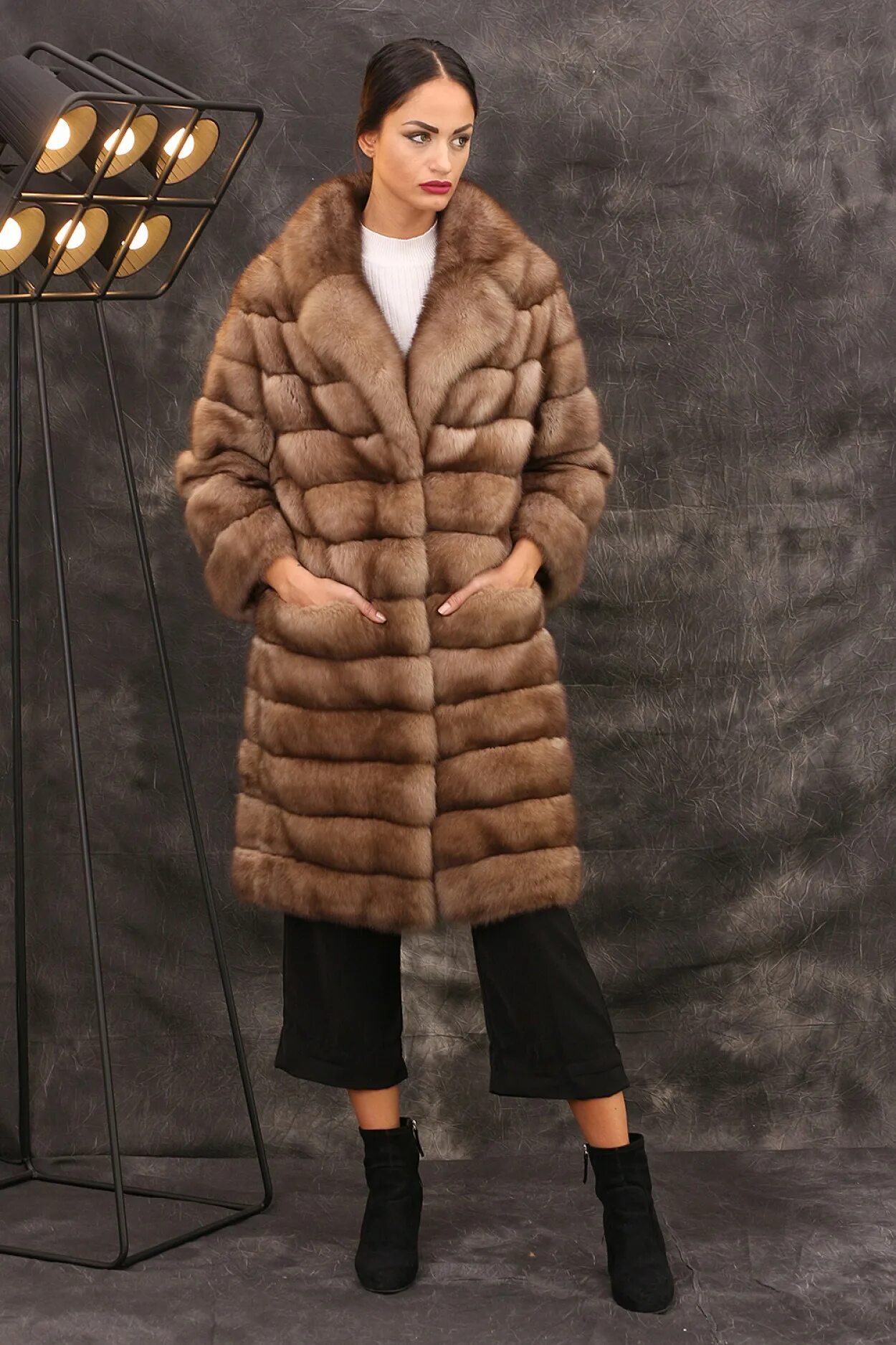 фото бирки с норковых шуб. эко шуба max mara. шуба из соболя на бабуле. фасоны норковых шуб с капюшоном. шуба запах.