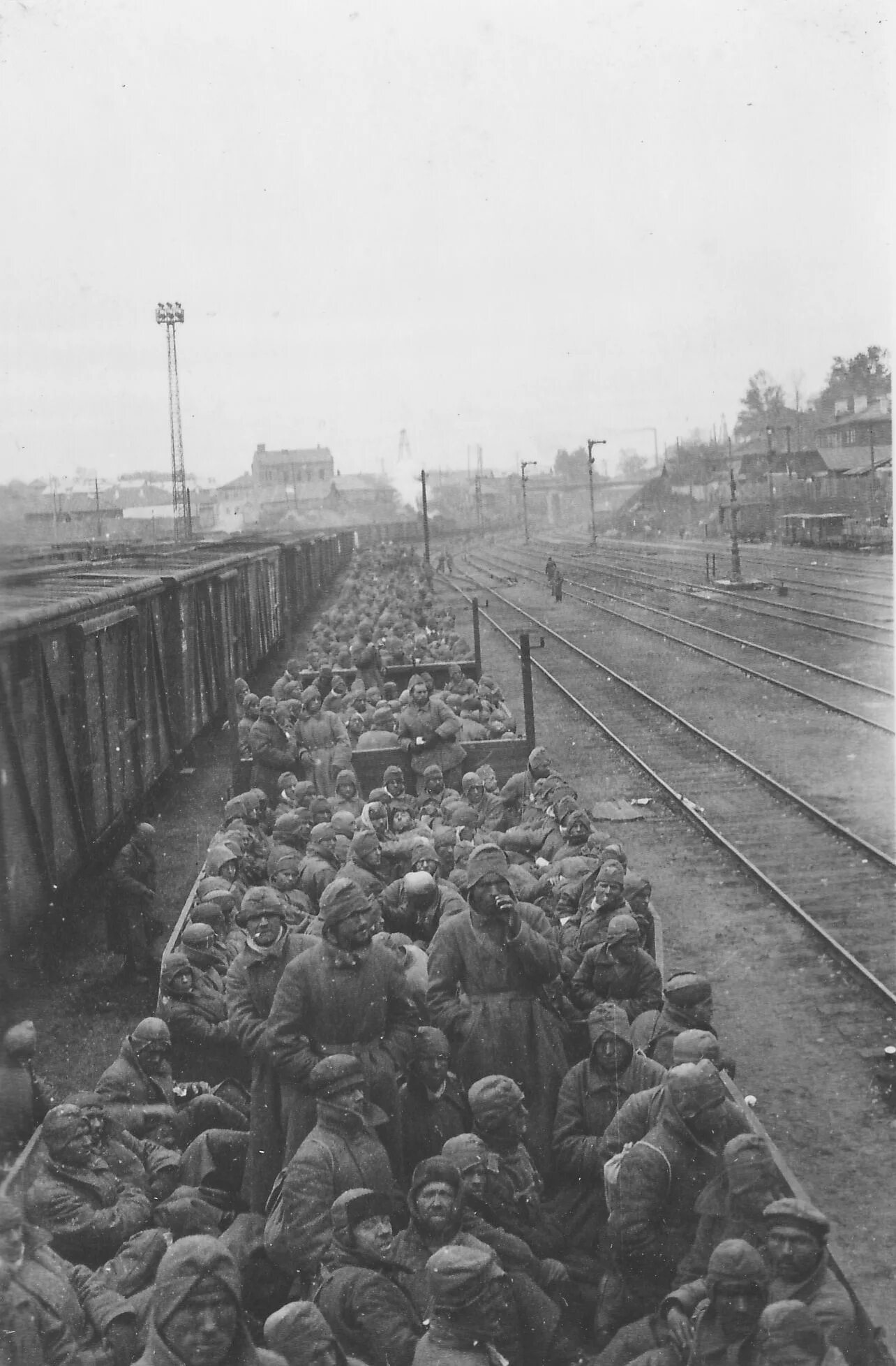 Вермахт летом. Вяземский котел 1941 года военнопленные. Смоленск 1941 военнопленные. Военнопленные смоленск. Военнопленные смоленск.