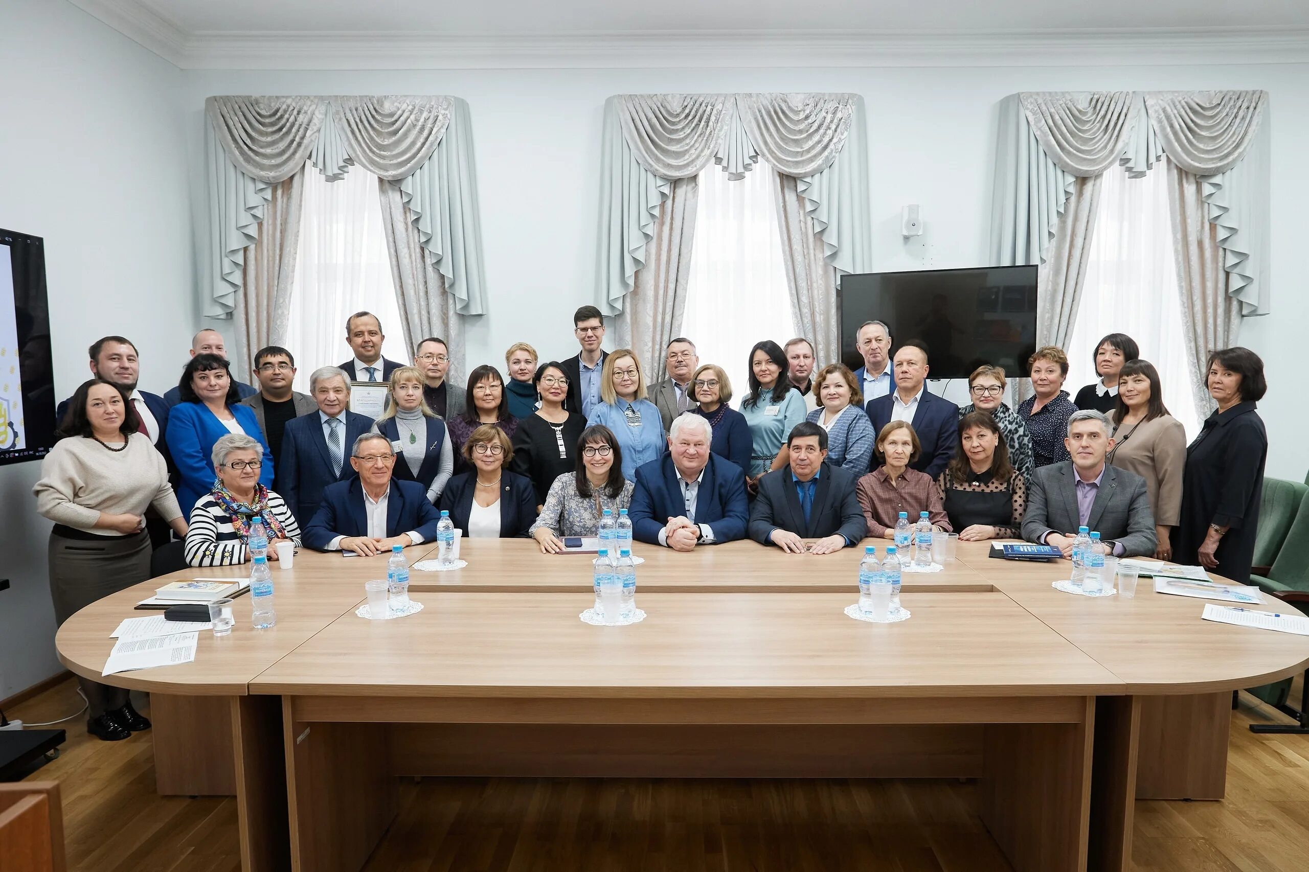 Институт гуманитарных исследований и проблем