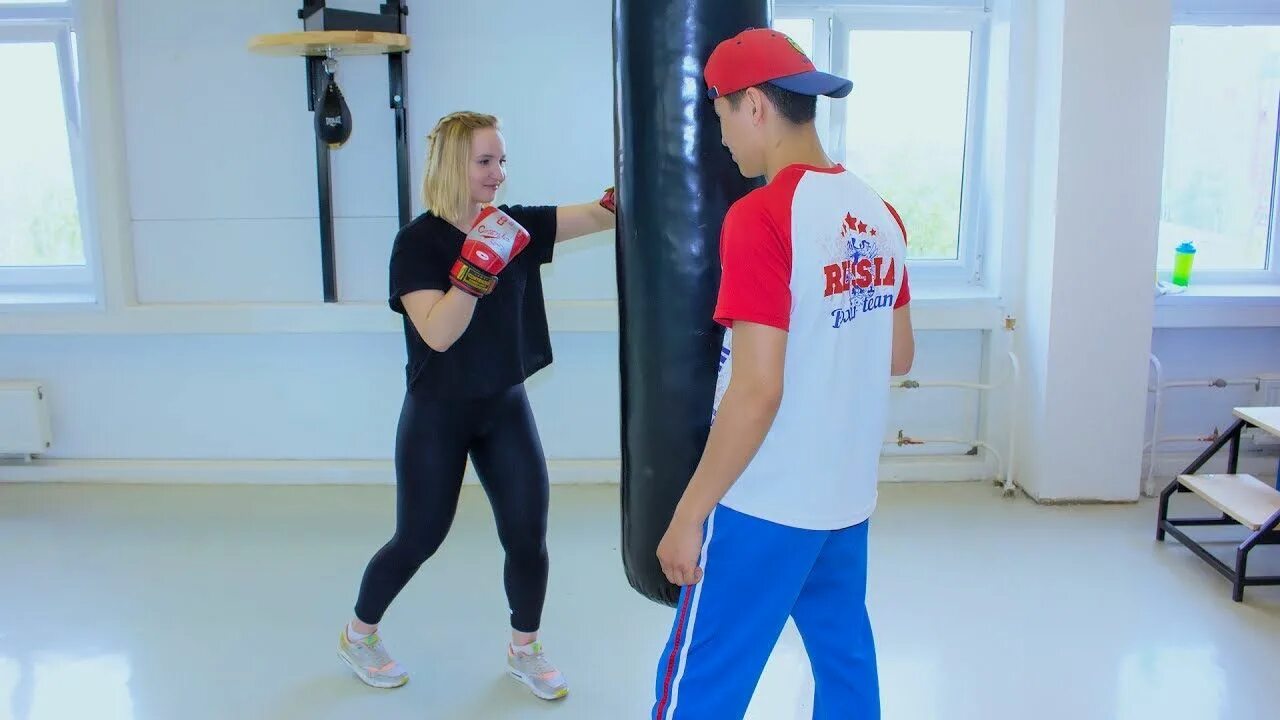 Фит бокс. ФИТБОКС упражнения. Fitbox тренировка. Фитбоксинг для девушек. Фитбоксинг соревнования.