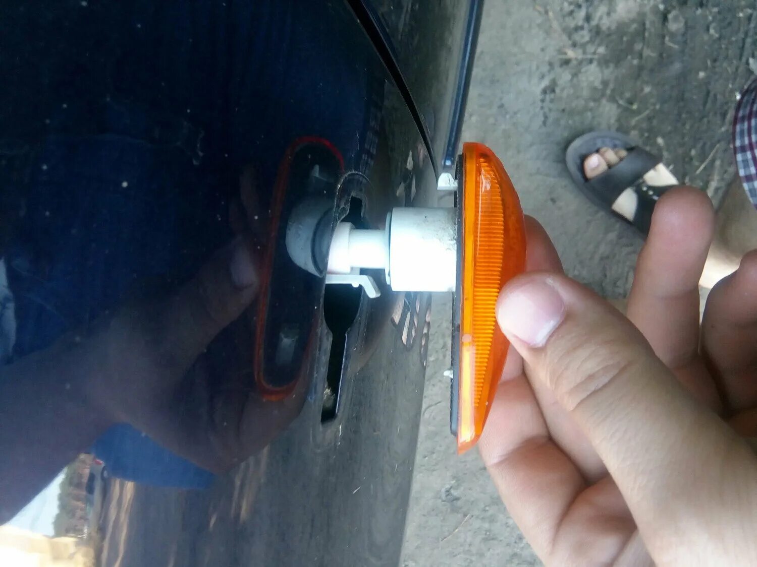 как снять повторитель гранта. как снять повторитель гранта. как снять повторитель гранта. повторитель поворотника лада калина. лампа в повторителях поворота nexia.