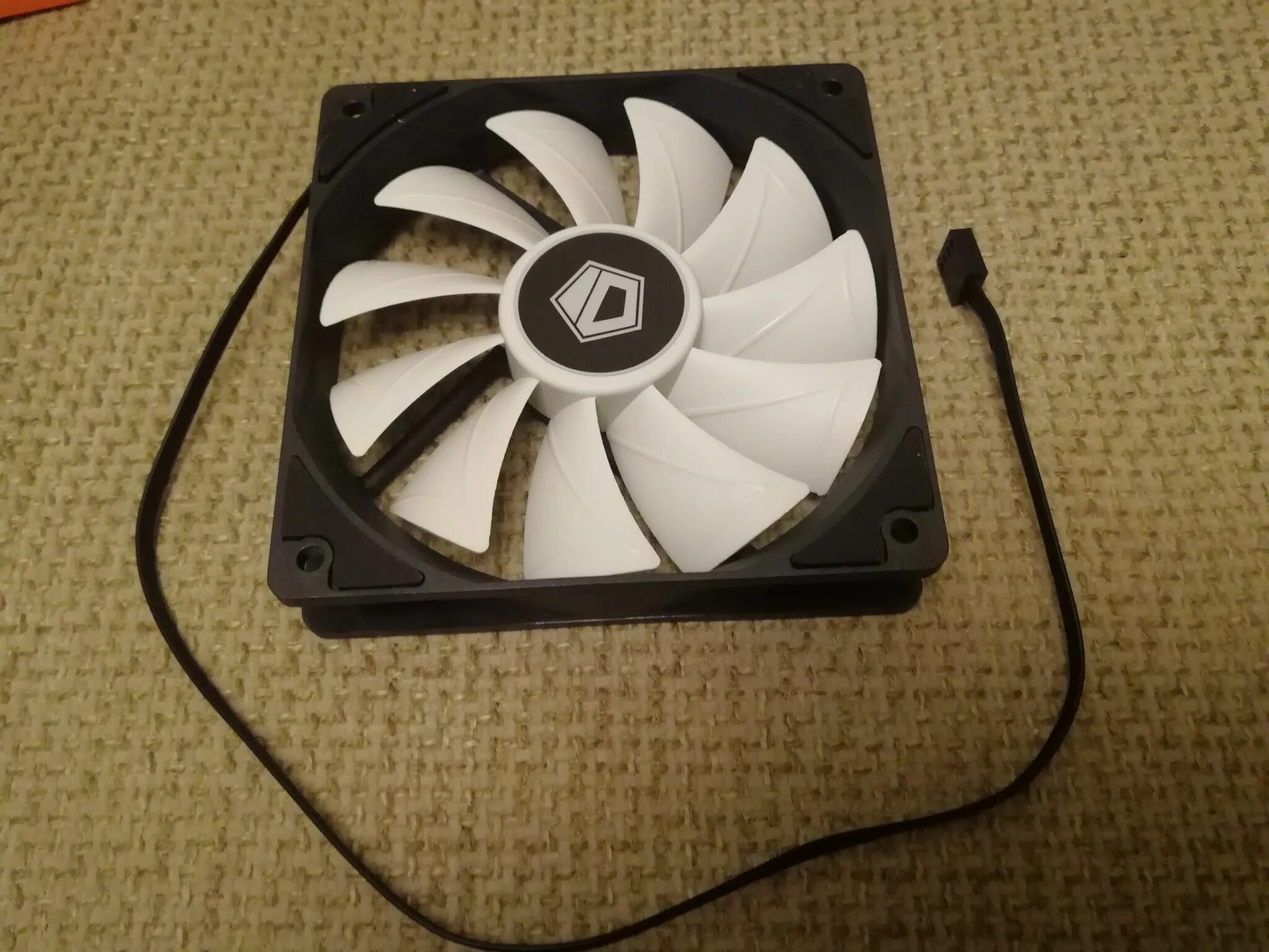 Id cooling xf 12025. ID-Cooling XF-12025-SD-W. Вентилятор ID-Cooling XF-12025-SD-W. Вентилятор для корпуса ID-Cooling XF-12025-SD-K 120x120x25мм 700-1800rpm. ID-Cooling no-12025-SD.