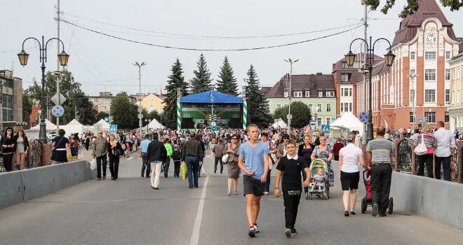 Погода в гусеве калининградской на 10. Население Гусева Калининградской области. Жители Гусева город в Калининградской области. Население в городе Гусев. Гусев площадь.