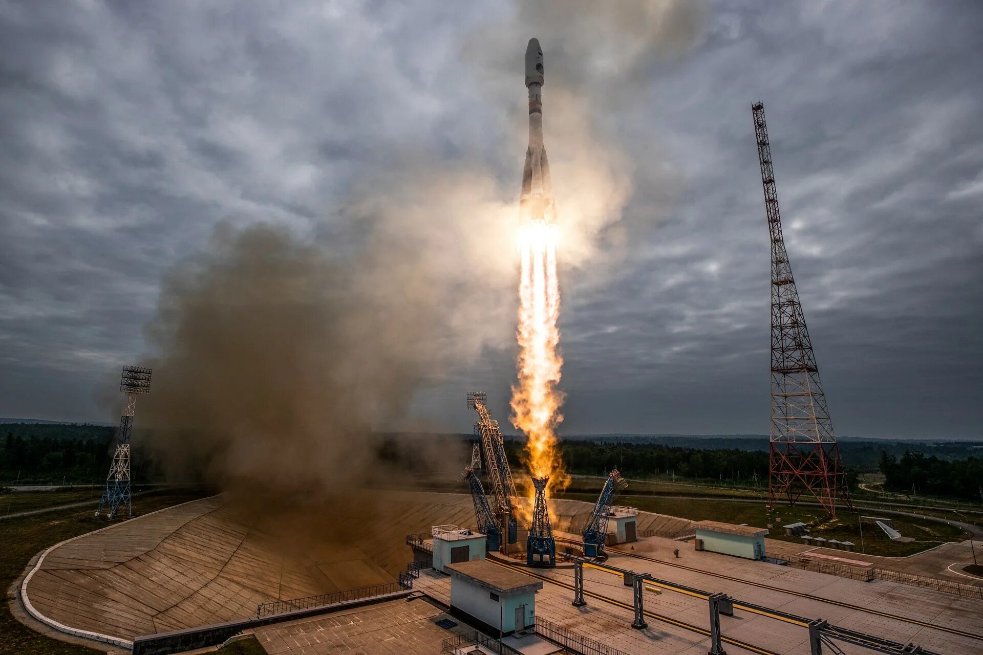 Состоялся ли запуск с космодрома сегодня. Союз ракета-носитель плесецк. Союз 2. Состоялся ли запуск с космодрома сегодня. Космический корабль союз мс-19.