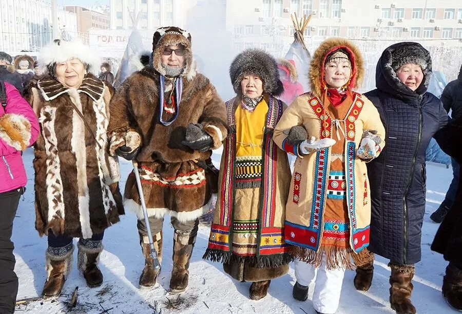 Почему в якутии. Саха якутия якуты. малочисленные народы якутии якуты. республика саха якутия жители. коренные народы республики саха якутия.