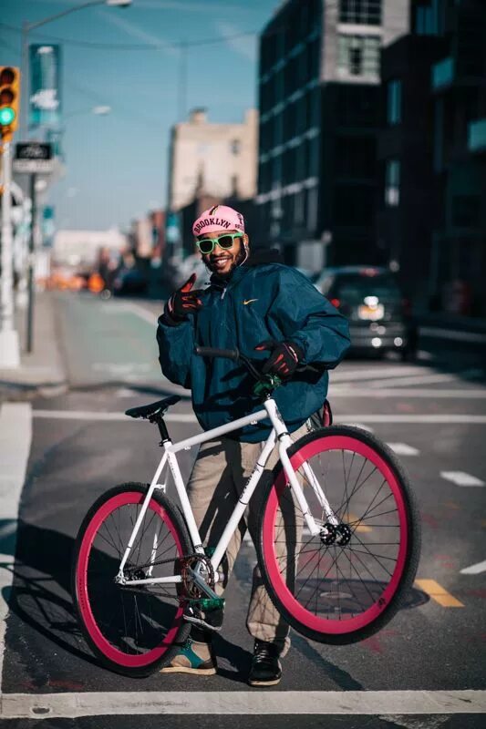 Fixed gear solid. Фиксед гир стиль. fixed gear spb. фиксер велосипед. фиксеры велосипедисты.