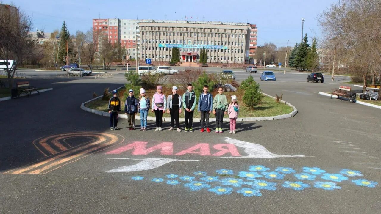 С днем металлурга. Спорт стадион саяногорск. Нюша саяногорск день металлурга 2022. Детский эстрадный танец. День города саяногорск.