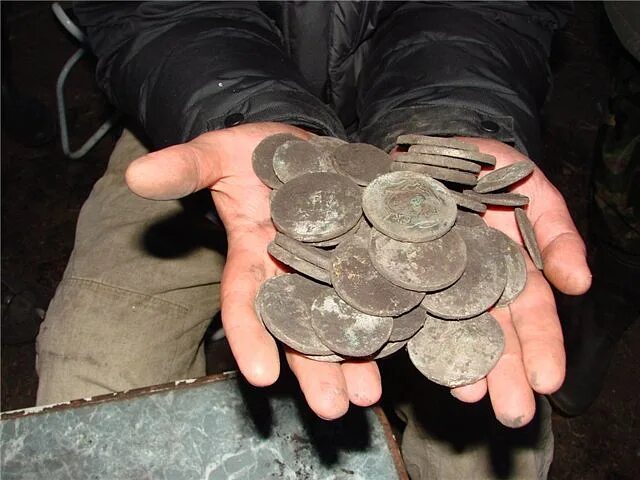 Старинные монеты клад. Ценные находки металлоискателем. Клады найденные 2024. Клады найденные 2024. Находки коп.