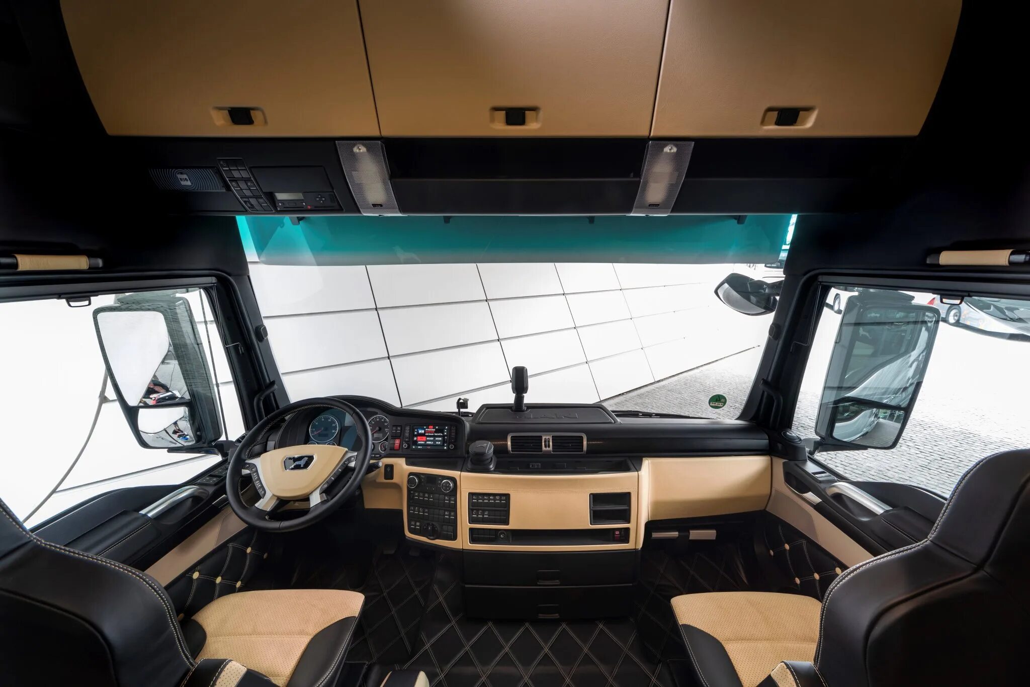 Кабина ситрак тягач. Man tgx xxl кабина. man tgx 18.640 новая кабина. новая кабина тягача man tgx. ман тгх салон кабины.