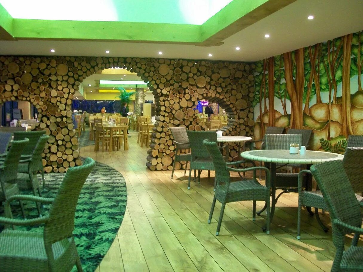 Дизайн кафе. Интерьер ресторана. Кафе в зеленом стиле. Кафе в стиле джунгли интерьер.