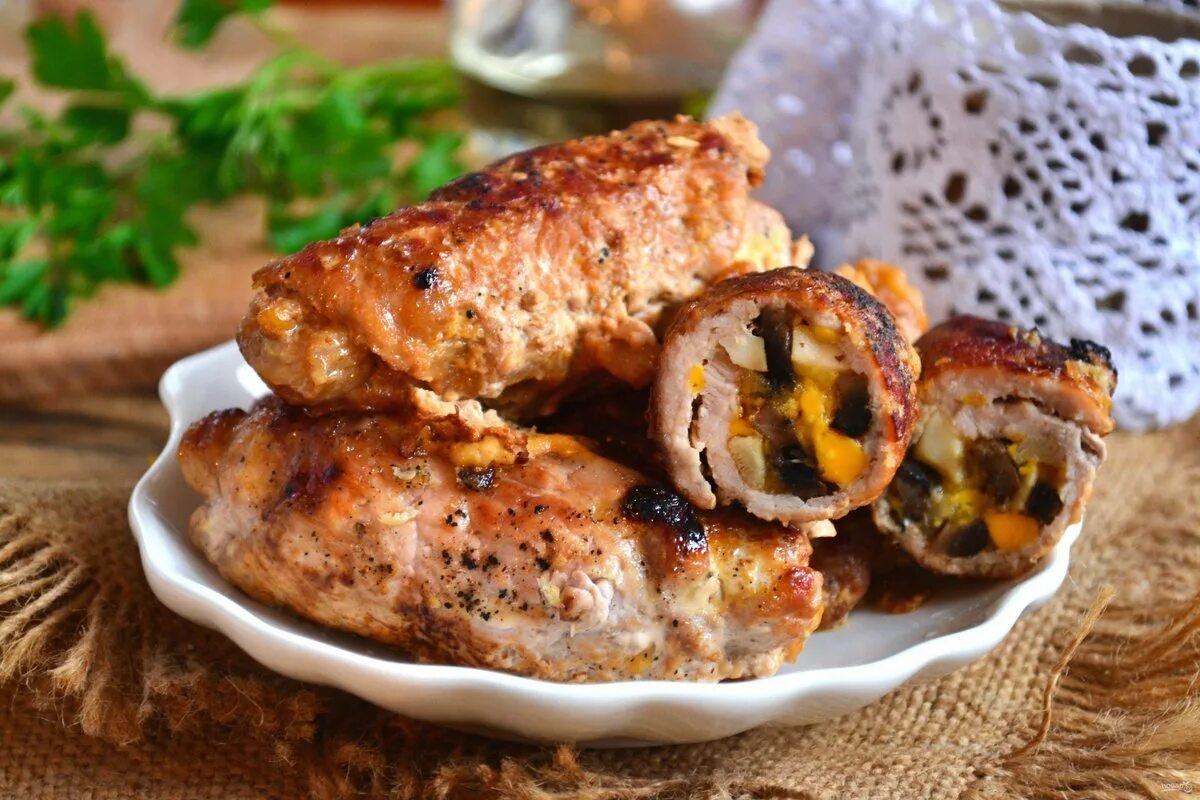 Мясной рулет. Мясные рулетики. Рулетики из свинины. Мясные рулетики из свинины