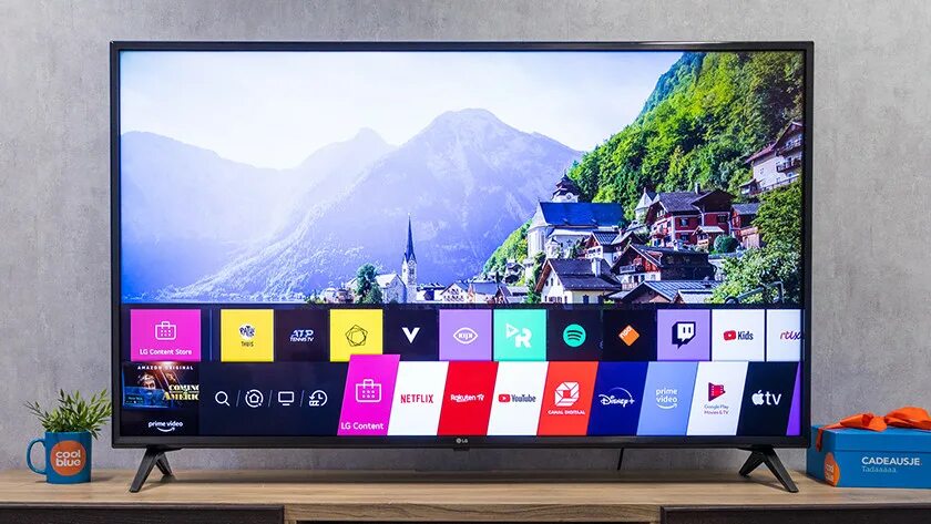 Lg webos tv приложения. LG Store Smart TV. LG content Store Smart TV. Телевизор LG Smart TV+. LG content Store на телевизоре LG.