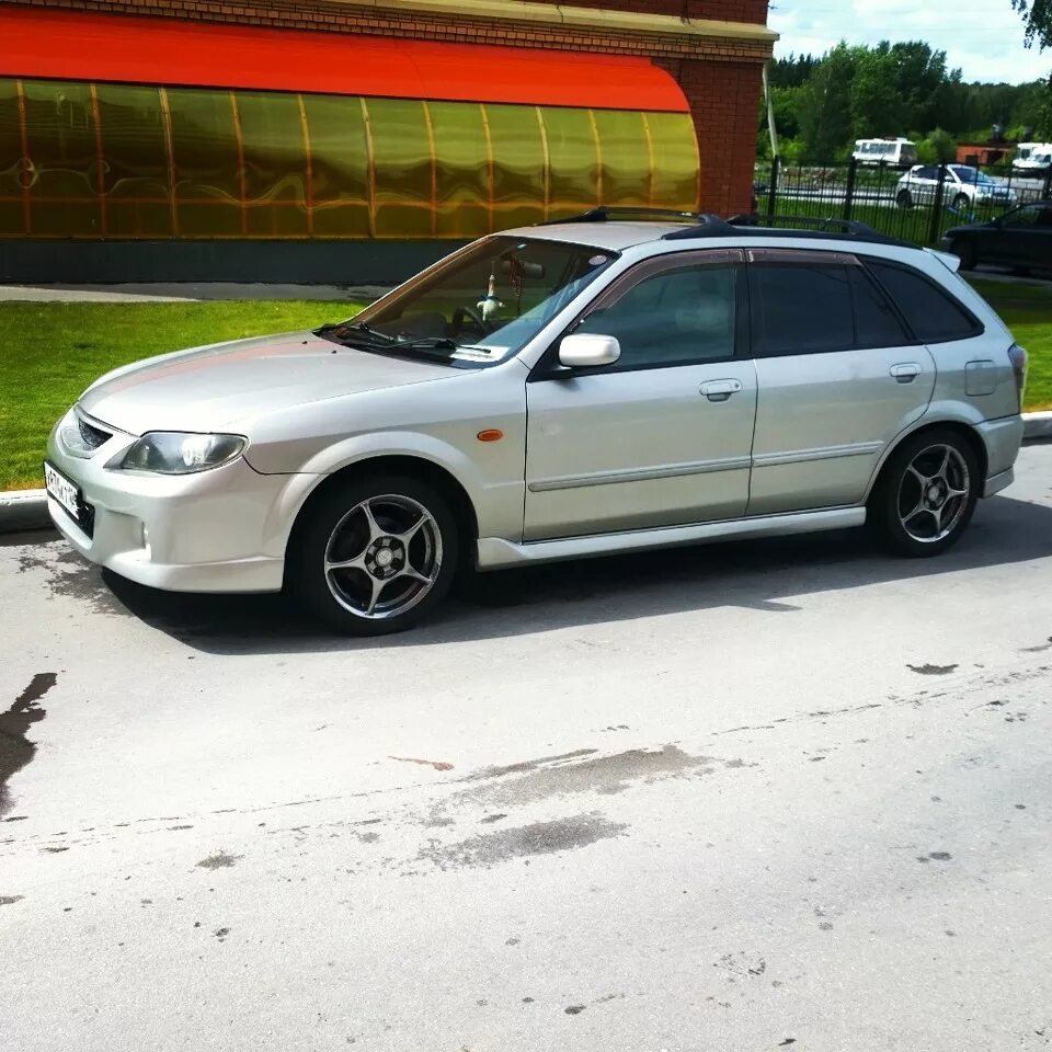 Mazda familia 1998 универсал. Мазда фамилия на литье. Мазда фамилия на дисках. Mazda familia на r17. Mazda familia slik.