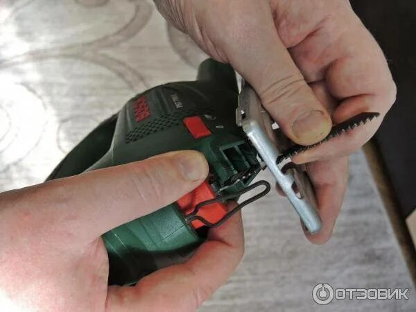 Как вставить пилку в лобзик. Крепление пилки электролобзика bosch pst 560. лобзик bosch d-70745. лобзик пст 700е. лобзик bosch p797.