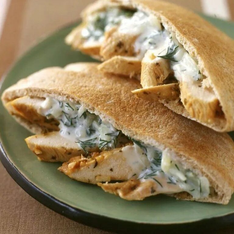 пита с начинкой. гирос фахитос. пита сабих. пита с тунцом. пита с сыром и овощами.