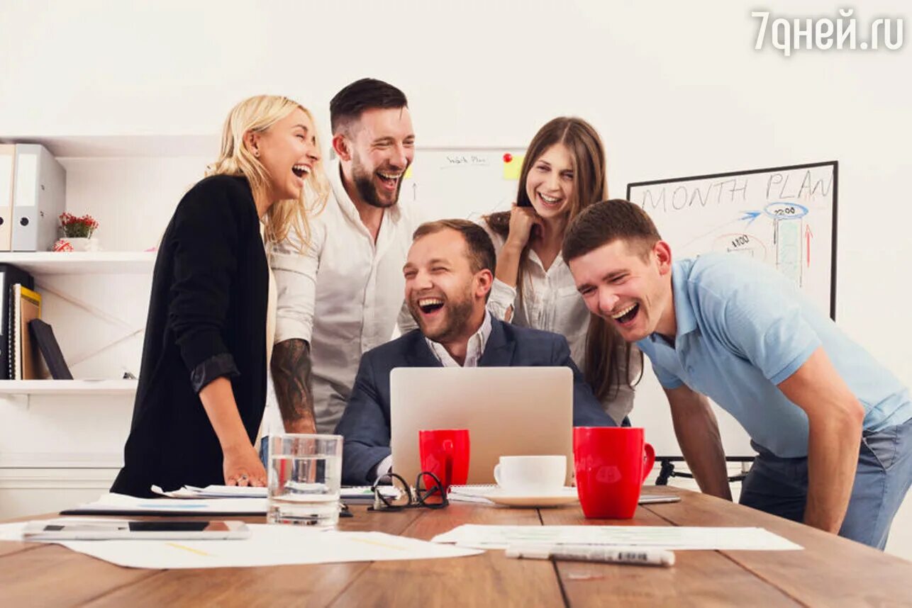 Ваш звонок очень важен для нас прикол. Собеседование переговоры. Смех в коллективе. Смех на работе. Конфликт в офисе.