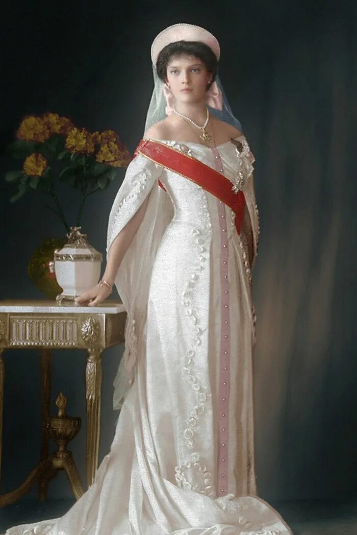 Отма великие княжны. Царская семья николая 2 великие княжны. Великие княжны романовы анастасия. Ольга и татьяна романовы великие княжны. Великая княжна ольга николаевна и татьяна николаевна.