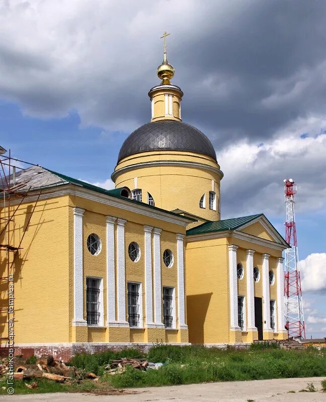 Храм шарапово. Шарапово Чеховский район Церковь. Церковь в деревне Шарапово Чеховский район. Шарапово (село, Чеховский район). Село Шарапово Чеховский район школа.