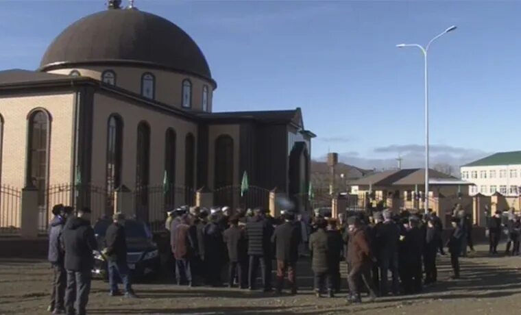 Дома для палестинцев в чечне. Проекты чеченских домов. Дома для палестинцев в чечне. Аллерой (курчалоевский район). Кисловодск чеченский дом.