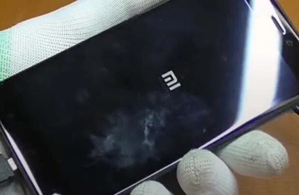 Xiaomi не загружается дальше логотипа. Телефон включается и сразу выключается и так бесконечно. Телефон Xiaomi не загружается дальше логотипа. Не включается телефон Xiaomi дальше заставки. Не включается дальше заставки