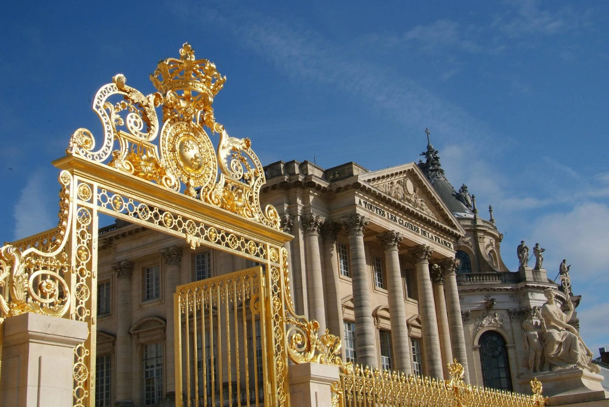Версаль келісім. Версальский дворец дворцы Франции. Франция Барокко Версальский дворец. Версальский дворец экскурсия. Дворец Версаля архитектура.