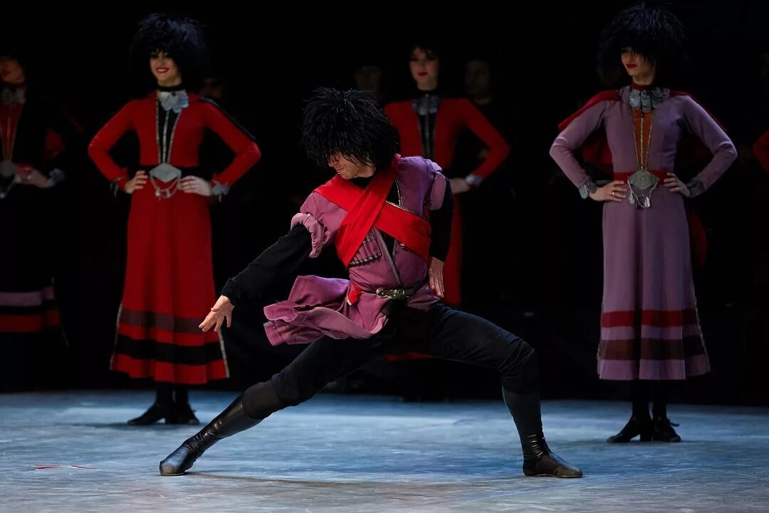 Ансамбль сухишвили рамишвили. Сухишвили. Сухишвили. Грузинский танцевальный ансамбль сухишвили. Сухишвили.