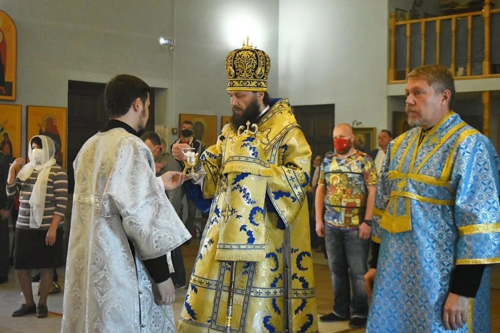 Сайт волгоградской епархии. Паломники волгоград. правящий архиерей пермской епархии. первая русская митрополия. волгоград храм александра невского 2025 апреля.