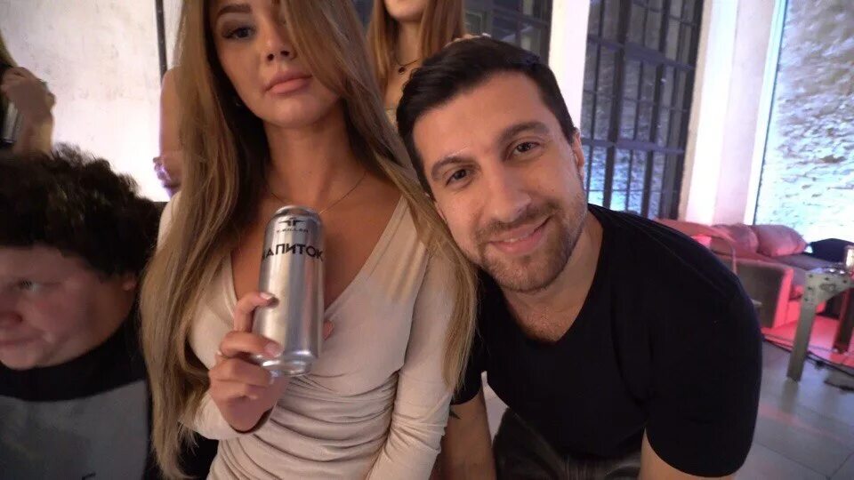 Амиран блоггер. Амиран сардаров maryam. Мариам тилляева внучка президента. Маша амирана. Жена амирана.