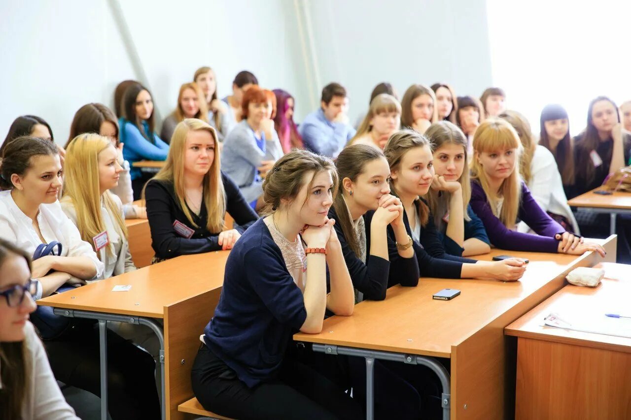 Студент сургу. СУРГУ политехнический институт. СУРГУ студенты. СУРГУ медицинский институт студенты. ИГОИС СУРГУ.