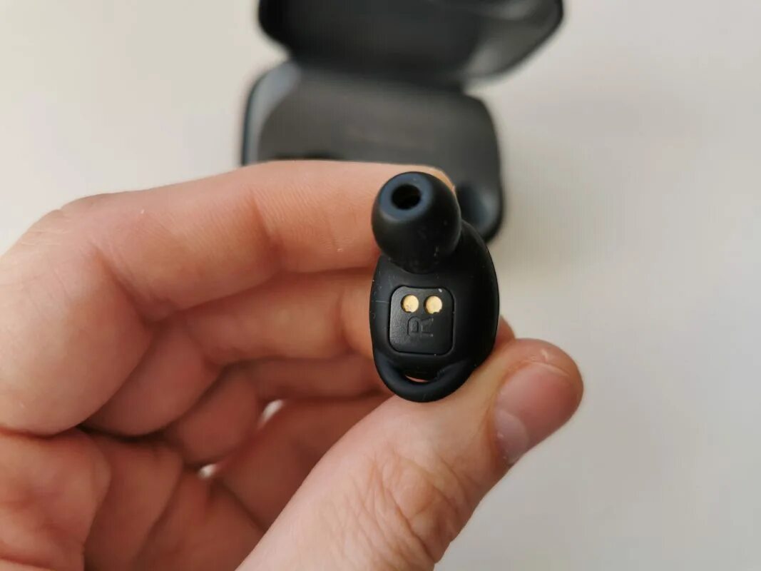 беспроводные наушники починить. ремонт беспроводных наушников. можно ли починить беспроводные наушники. разобрать беспроводные наушники. строение аирподс 2.