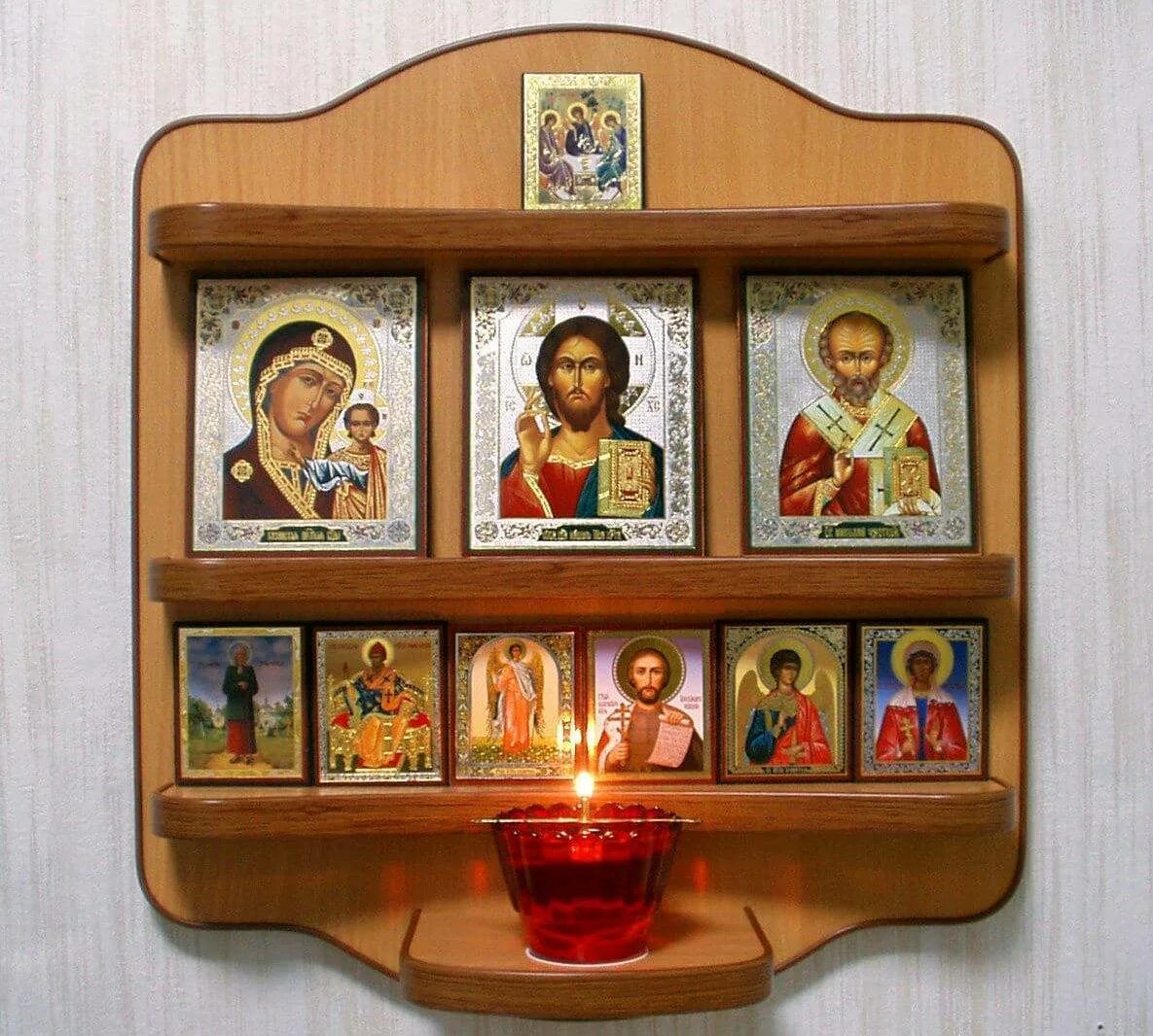 Какую икону иметь дома. Старообрядческий домашний иконостас. лампадки для домашнего иконостаса. иконостас дома. иконы для домашнего иконостаса.