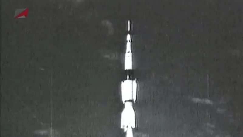 Белорусская полетела в космос. Ракета улетает в космос. Ракета стартует. Первая ракета полетевшая в космос. Космос из ракеты.