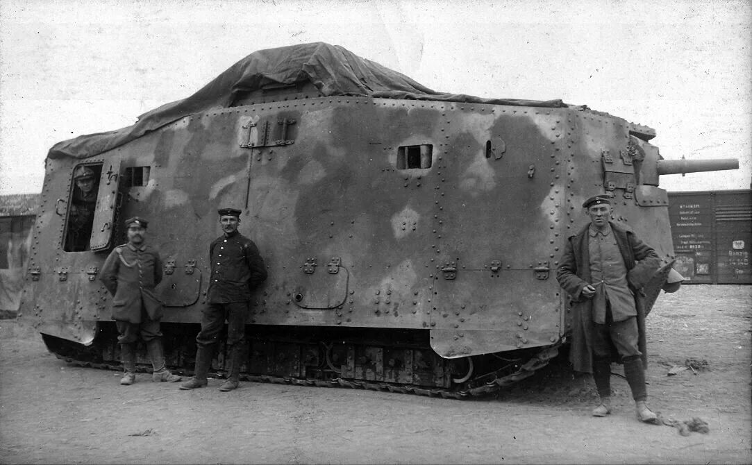 Немецкий танк 7. Немецкий танк первой мировой войны a7v. Немецкий танк первой мировой а7v. Штурмпанцерваген а7v.