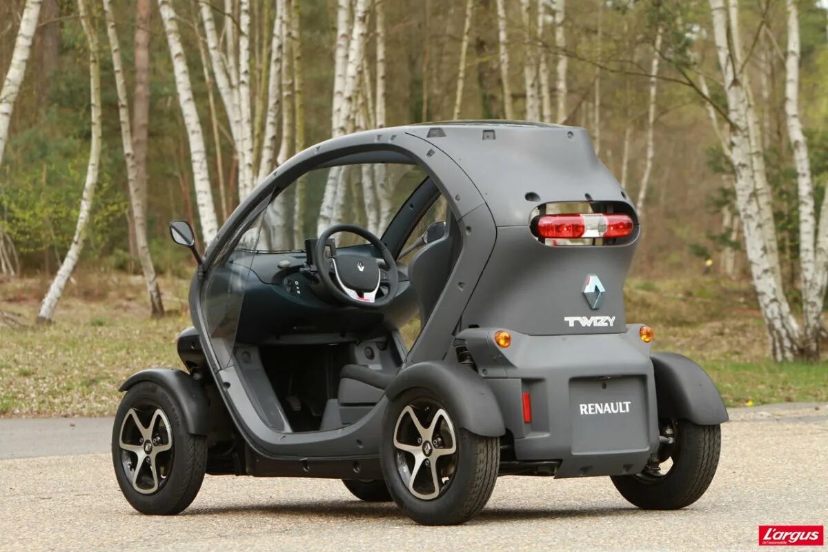 Электромобиль Рено Твизи. Renault электромобиль Twizy. Renault Twizy 2019. Одноместный электромобиль Рено Twizy.