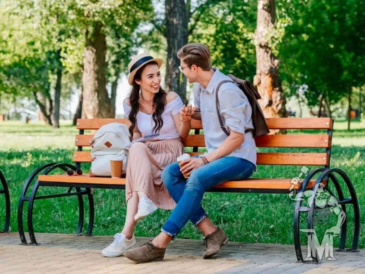 Мужчина и женщина. Чтобы любить человека необязательно быть. Беседа мужчины и женщины. Очень серьезно подойти к. Очень серьезно подойти к.