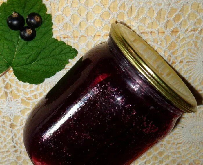 Банка компота. Сок из смородины в зиму. Сок из смородины в зиму. Смородина сок джем. Смородина в собственном соку.