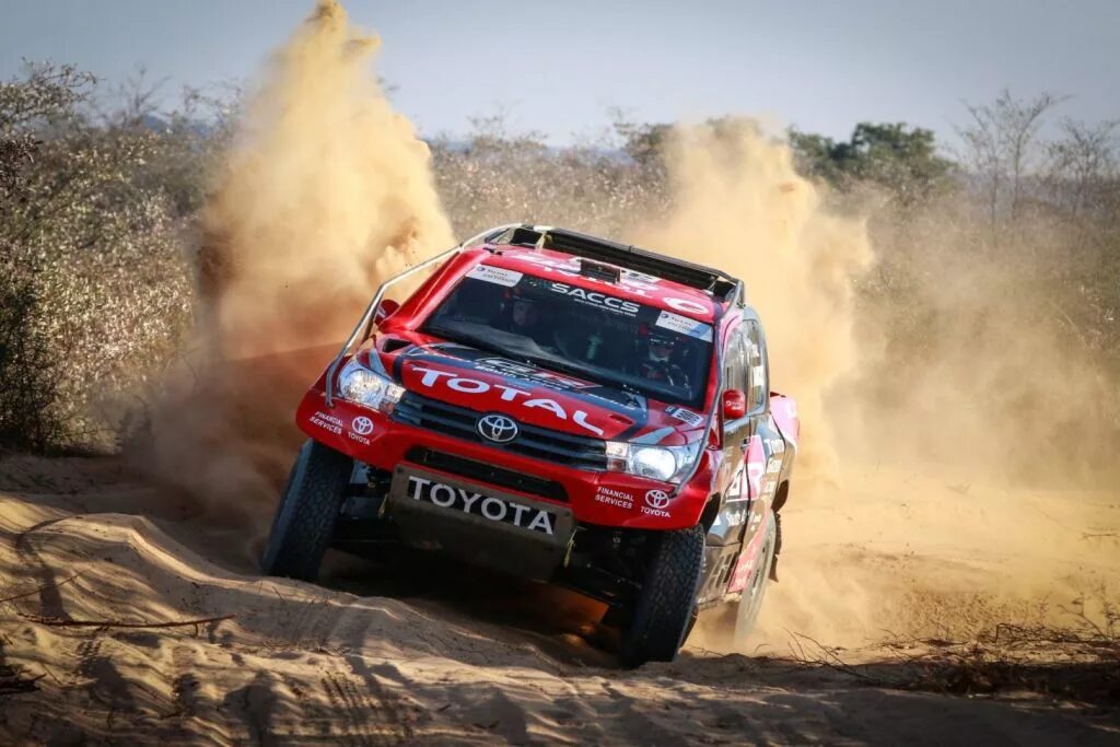 Робот ралли. Jeep ралли. toyota rsc rally raid. десерт ралли. ралли в горах.
