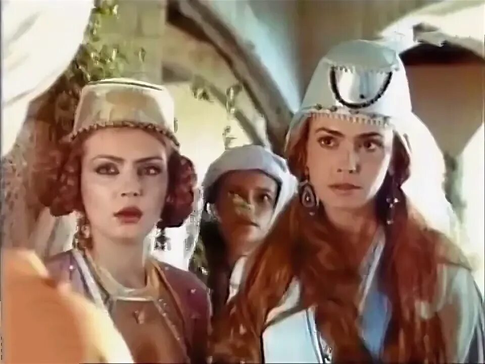 1 1 пленница. 1 1 пленница. Роксолана пленница султана. 1 1 пленница. Роксолана пленница султана 1997.