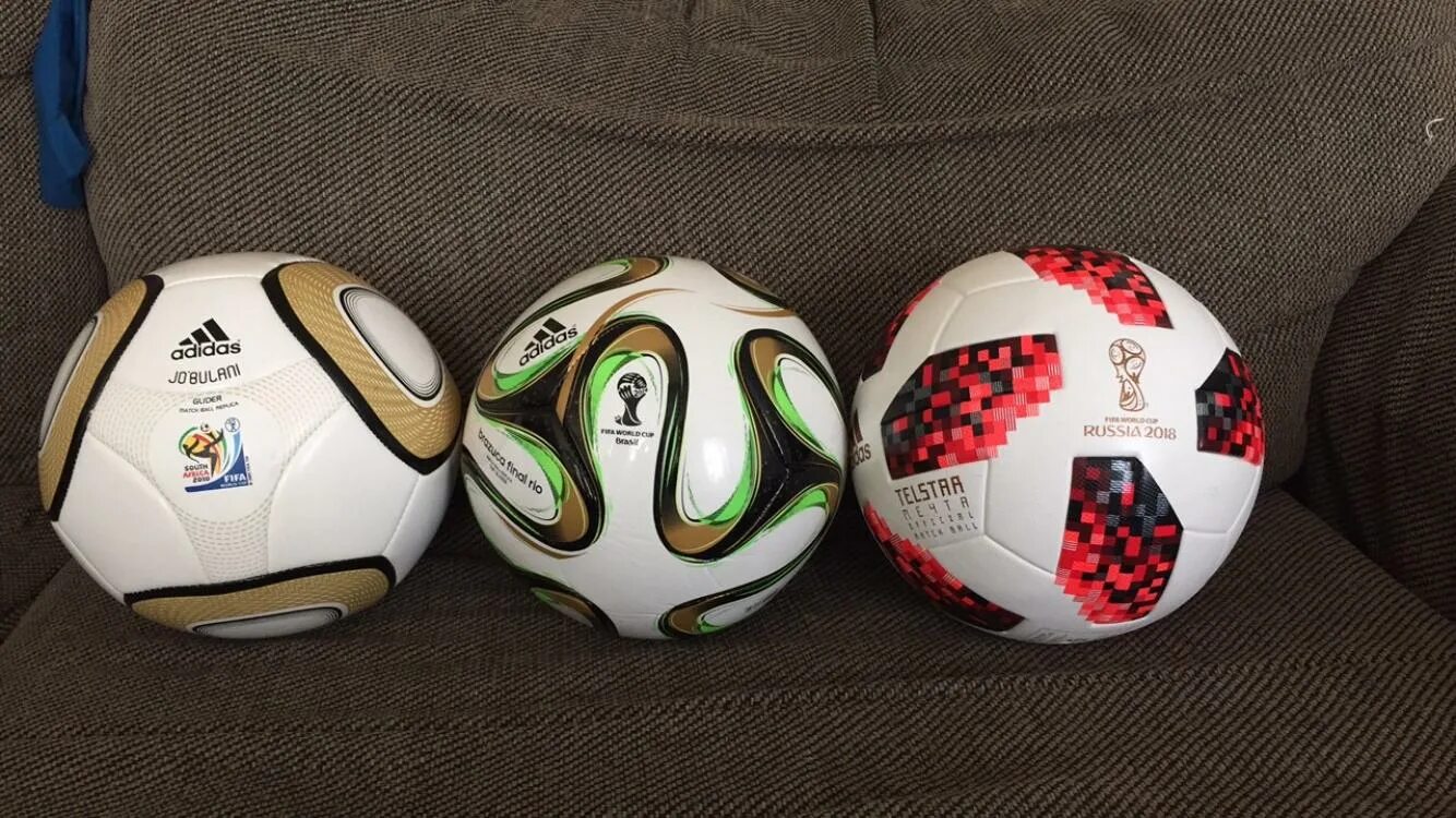 Футбольный мяч fifa. Adidas World Cup Ball 2010. Мяч 2010 года адидас. Футбольный мяч адидас 2010. Футбольные мячи adidas с 2010.