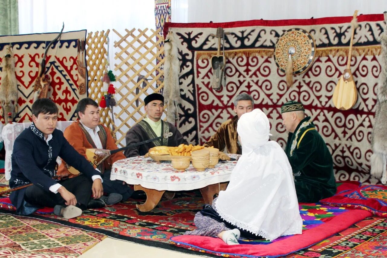 Дәстүр караганда. Дәстүр караганда. Подарок казаху. Праздник наурыз в казахстане. Этнопедагогика картинки.
