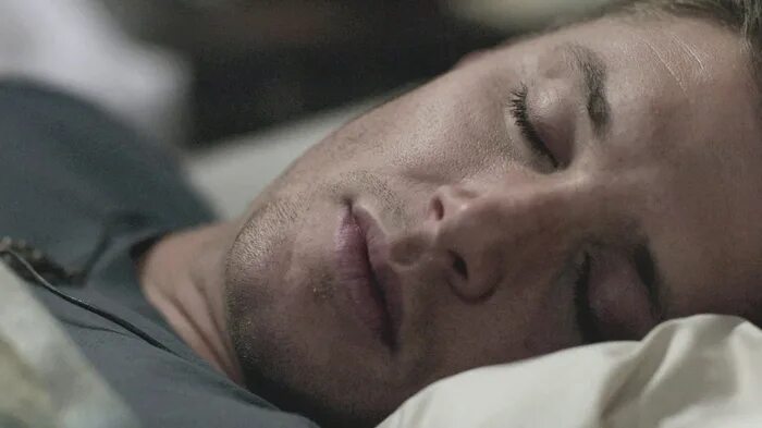 Быстрое засыпание глаза. Глаза двигаются спит. Быстрое движение глаз во время сна. Быстрые движения глаз. Как быстро заснуть.