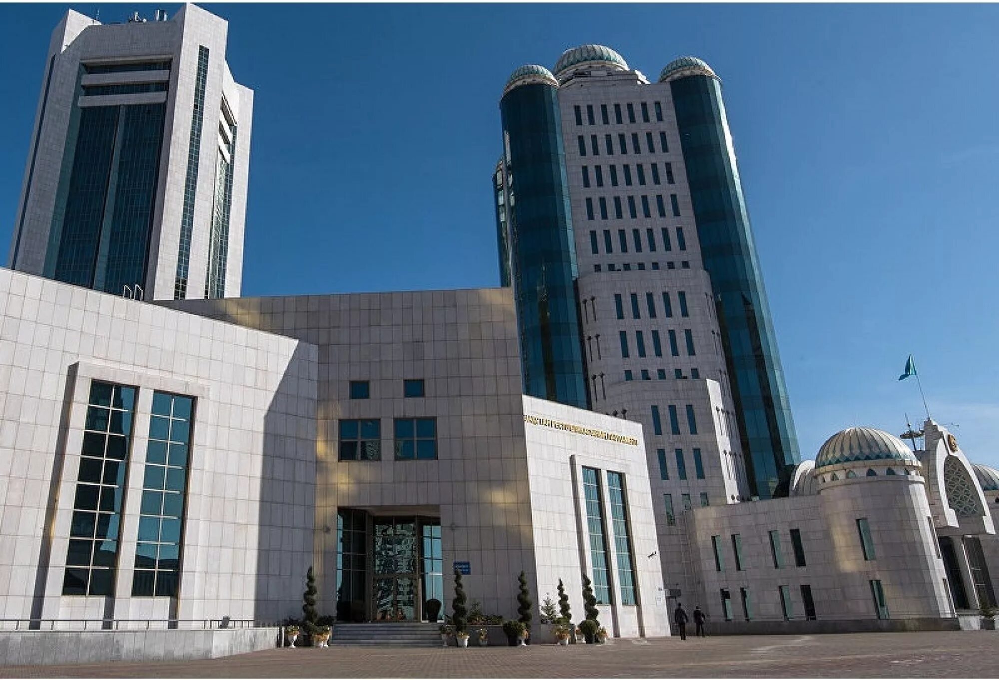 Старое здание мажилис астана. Мажилис астана. Сенат и мажилис в казахстане. Мажилис рк. Парламент астана.