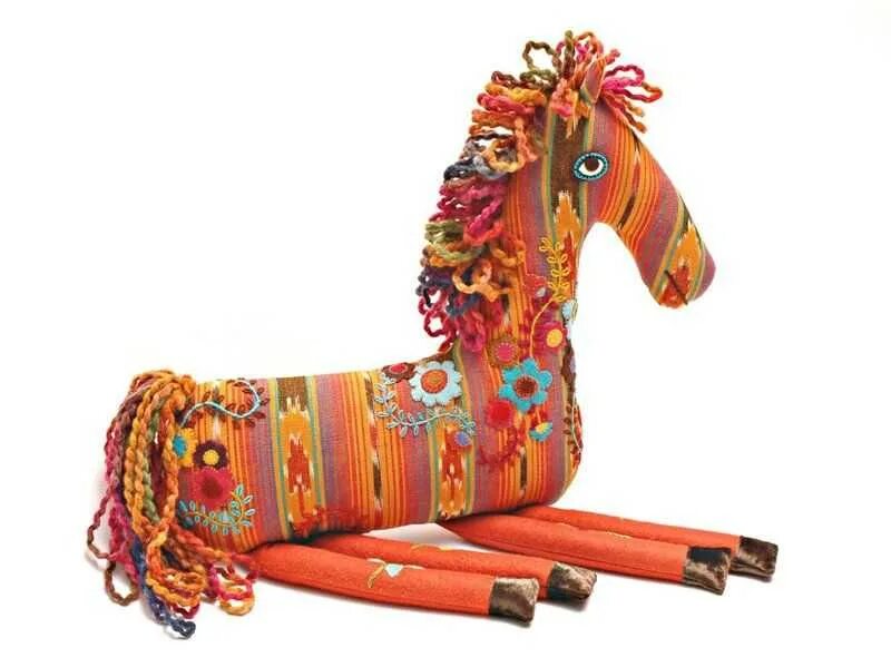 Народная игрушка лошадка. Текстильная лошадка. Лошадка из ткани. Лошадка текстильная игрушка. Мягкая игрушка "лошадь".