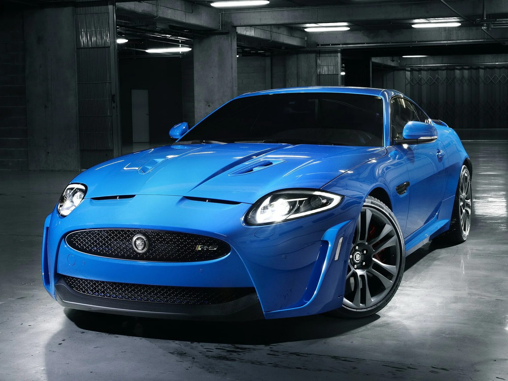 Включи синий машина. Ягуар XKR-S. 2011 Jaguar XKR-S. Jaguar XKR-S 2015. Jaguar XKR-S 2012.