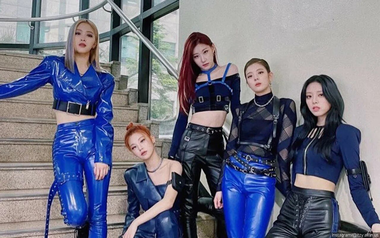 Itzy mafia in the morning. Itzy mafia. itzy mafia in the morning костюмы. itzy mafia photoshoot.