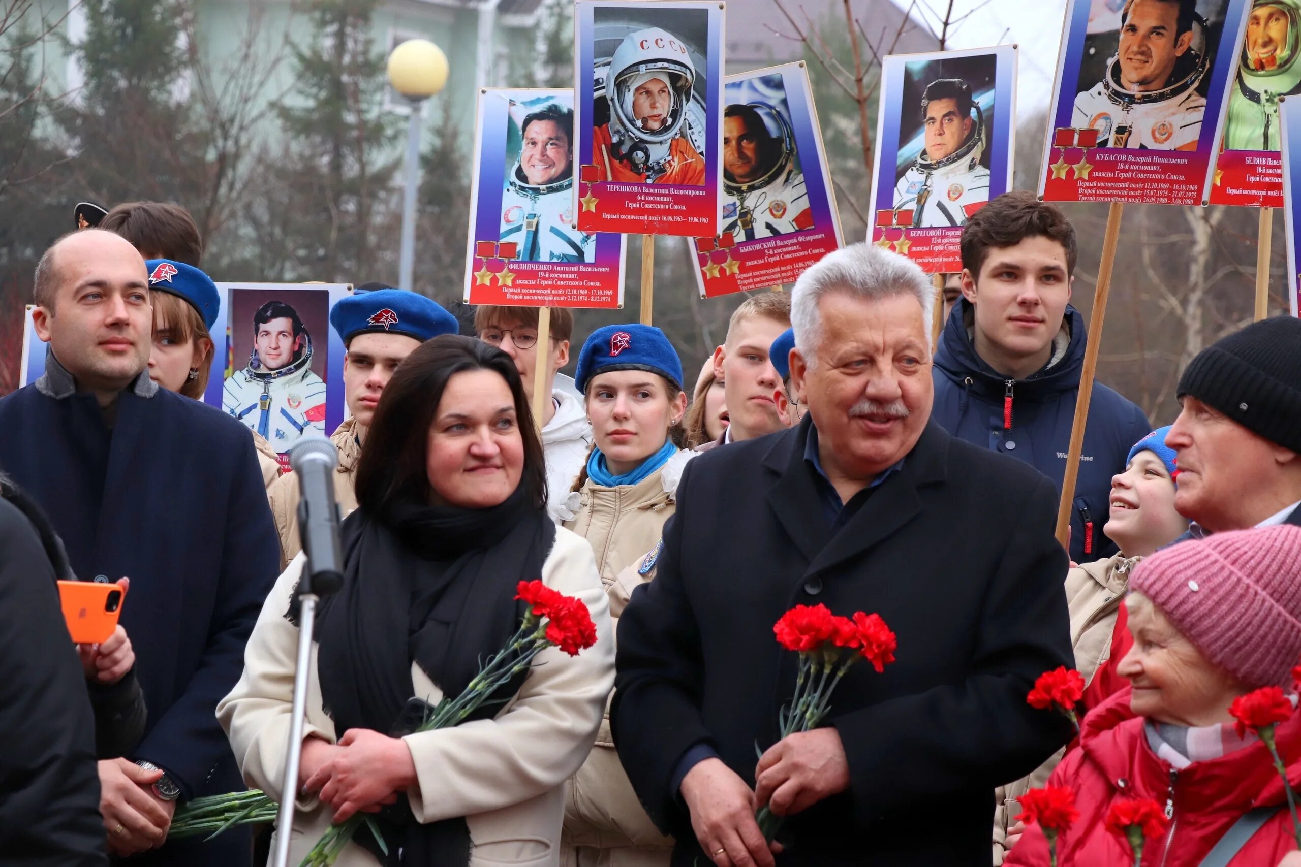 Краснознаменск московская область сайт новости. День космонавтики Краснознаменск. Новости Краснознаменска. Гагарин митинг 90. Митинг 7 апреля.